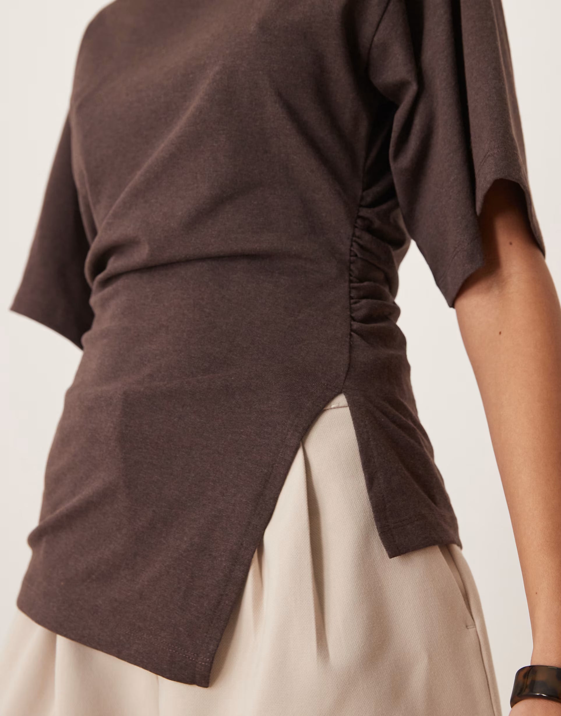 Cinched side t-shirt - Edel Essential