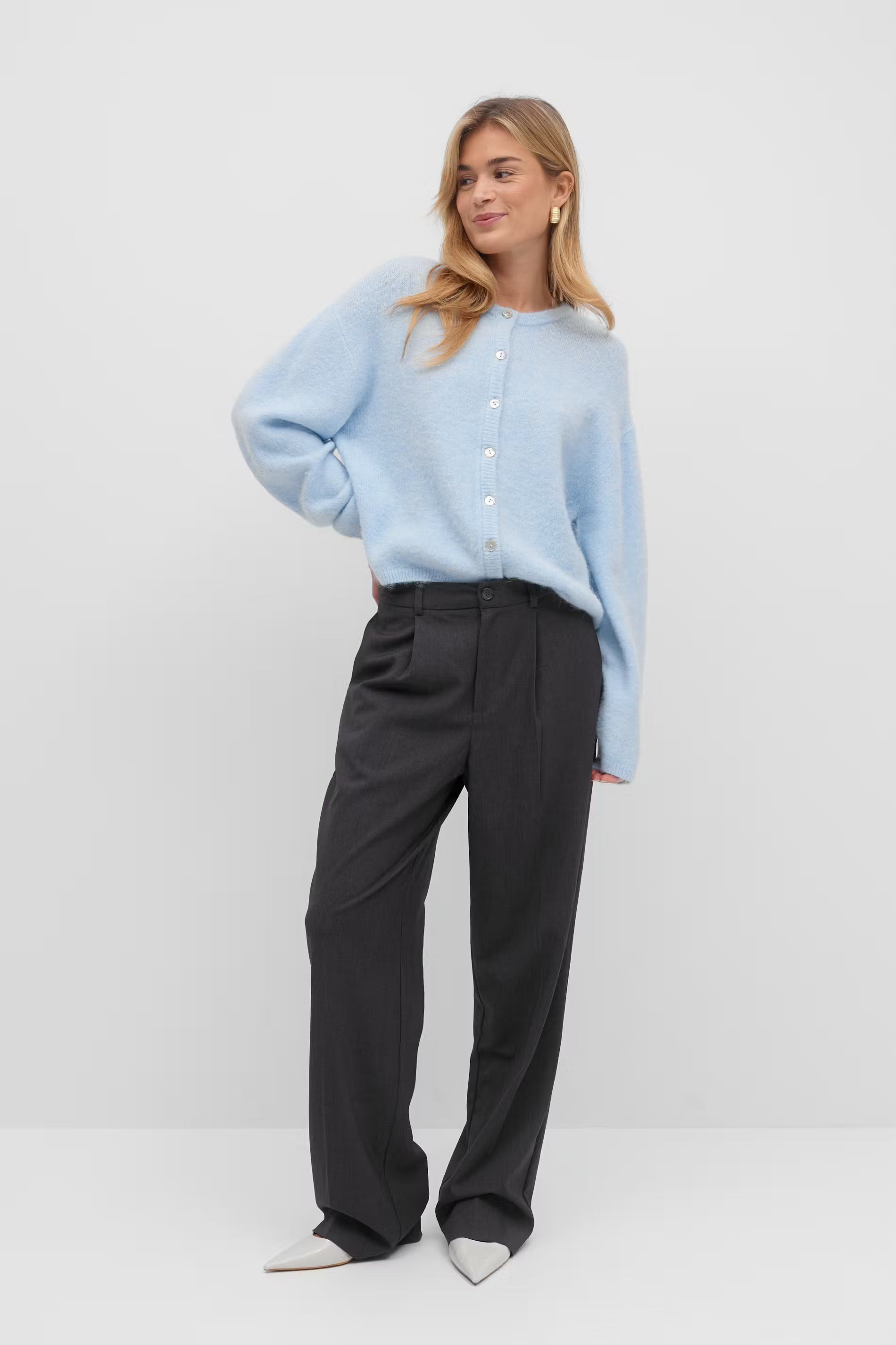 Knitted cardigan - Edel Essential