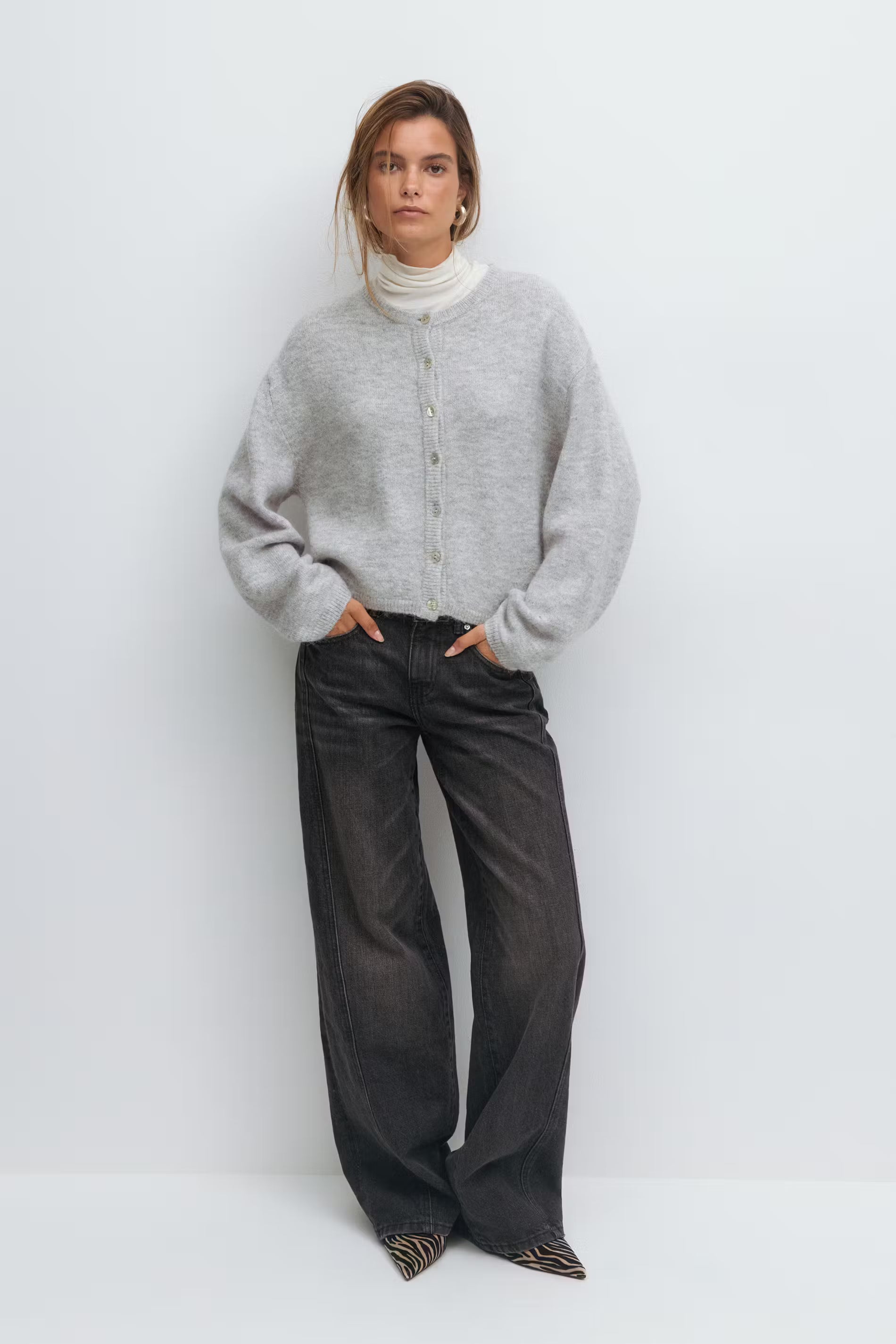 Knitted cardigan - Edel Essential