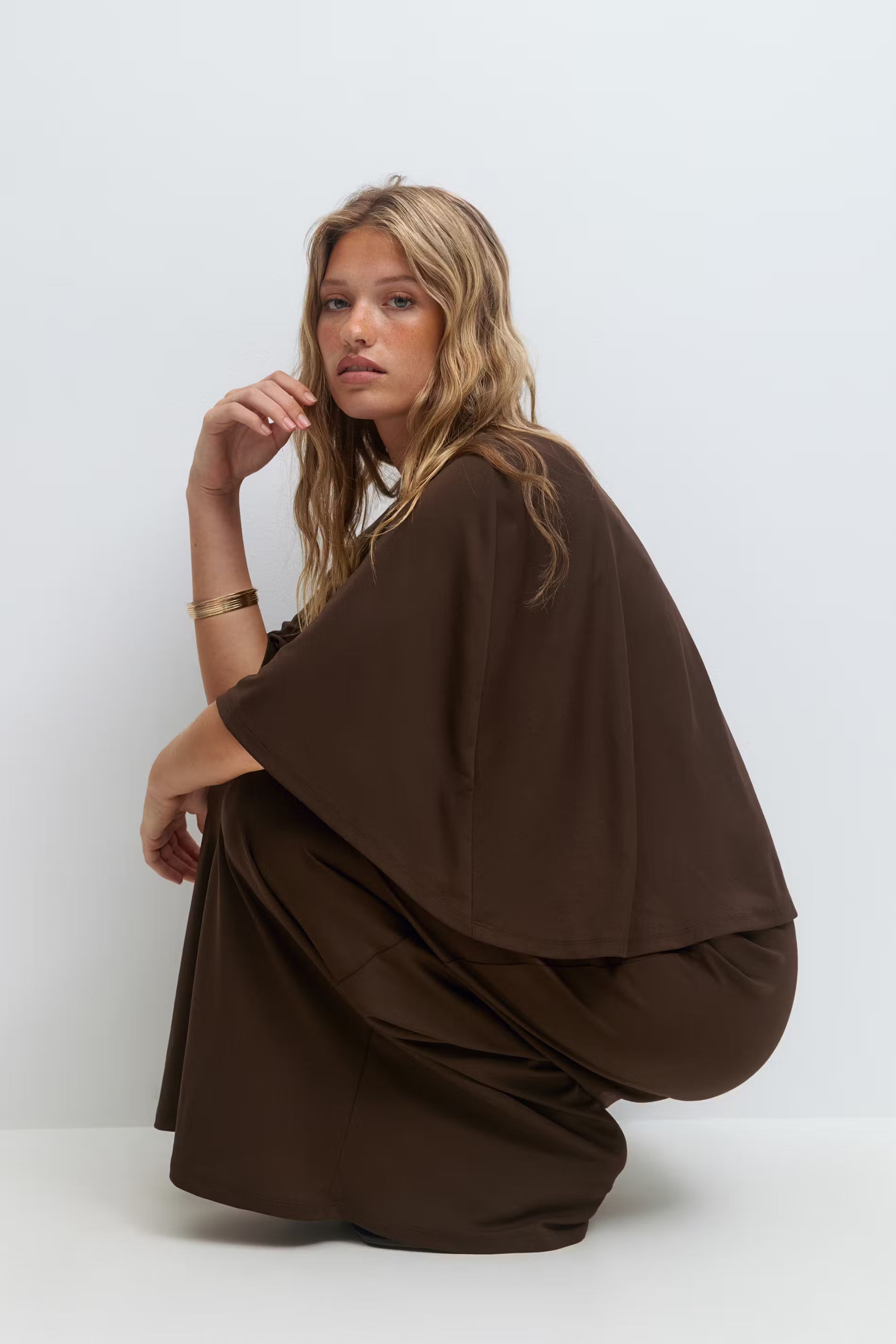 Cape dress - Edel Essential