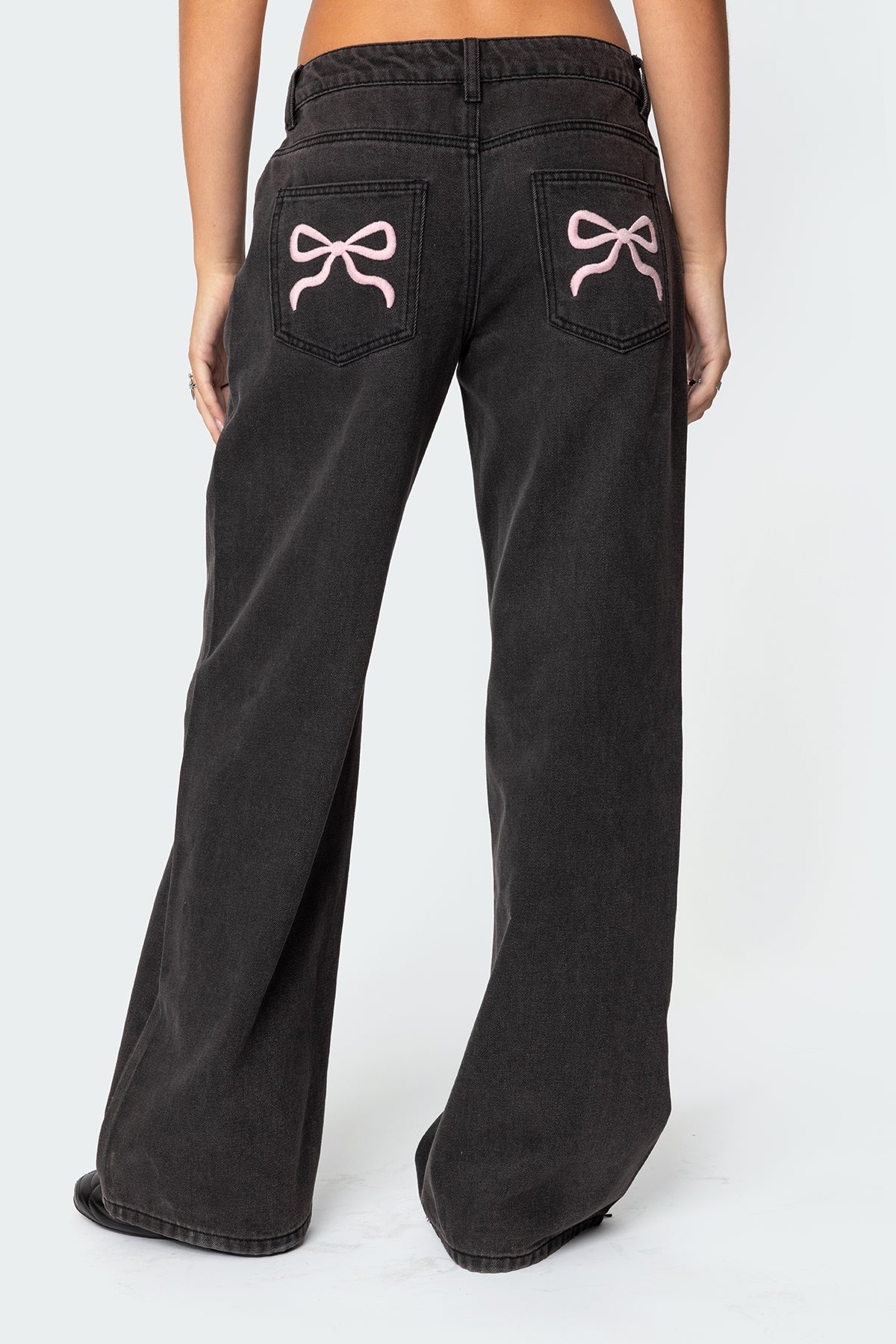 Bow Pocket Relaxed Jeans - Edel Essential
