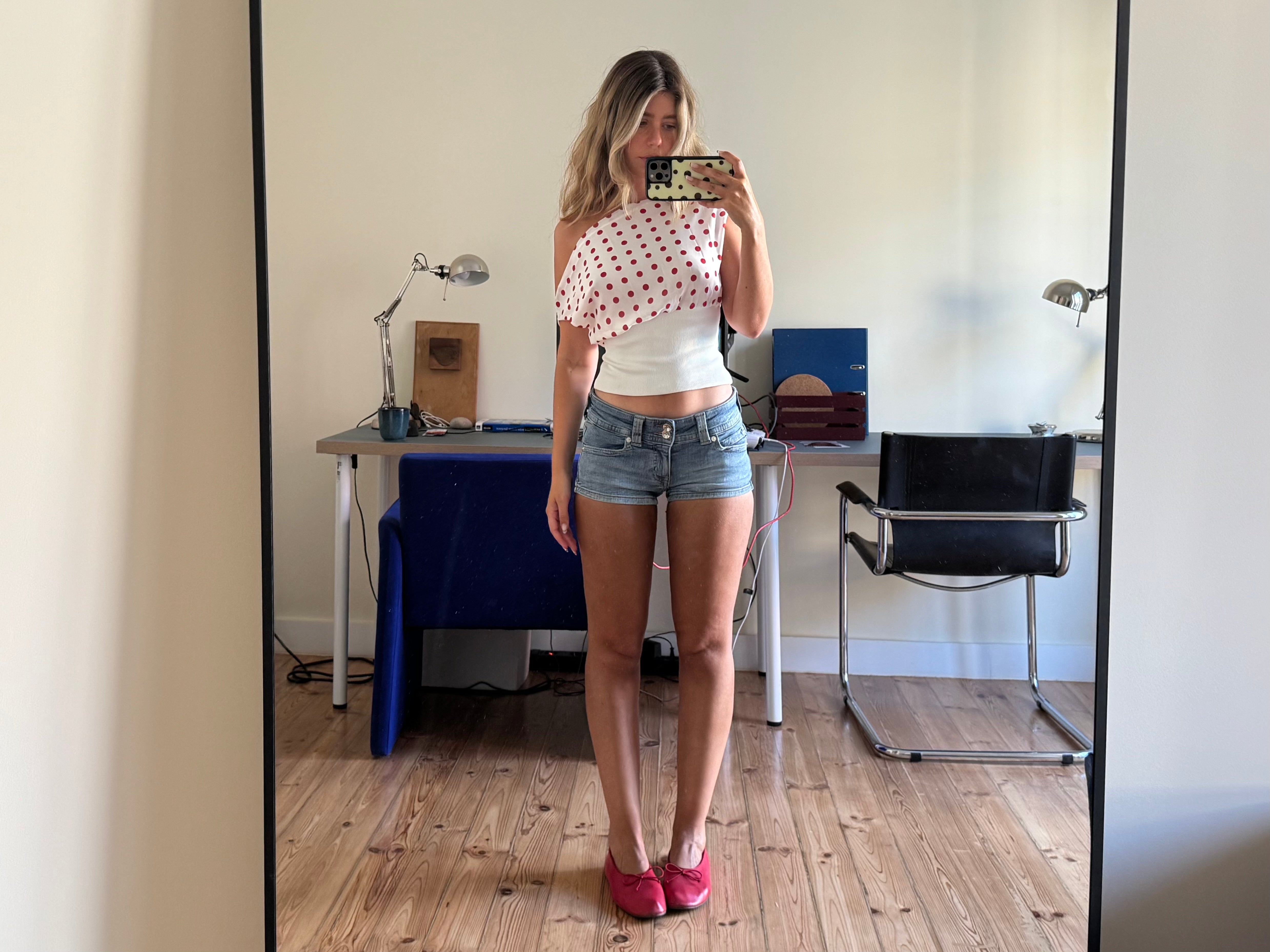 Polka Dotted Top - White/red - Edel Essential